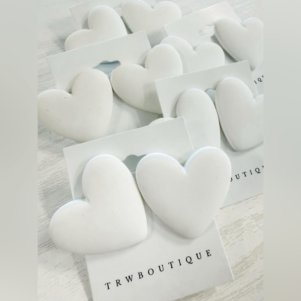 ❤️ New! Valentine’s White Heart Stud Earrings